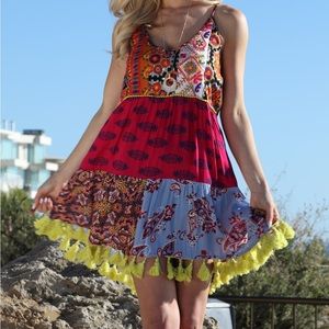 Ananda’s Collection Fuchsia Paisley Tassel Accent V-Neck Sleeveless Dress Sz M
